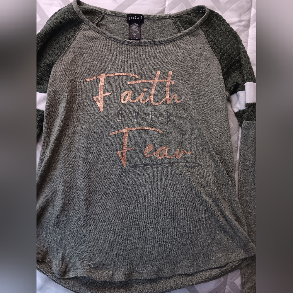 Ladies Graphic Long Sleeve Size Small